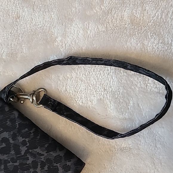 RFID Baggallini animal print black wristlet wallet - Picture 7 of 7